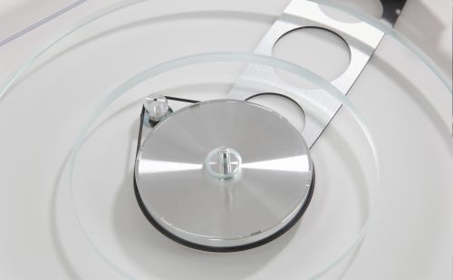 REGA PLANAR 6 TURNTABLE
