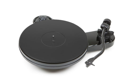 PRO-JECT RPM 3 CARBON TURNTABLE WITH ORTOFON 2M SILVER CARTRIDGE