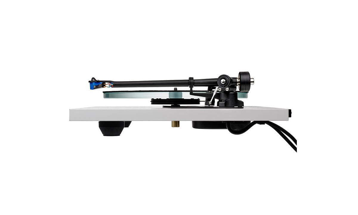 REGA PLANAR 3 TURNTABLE